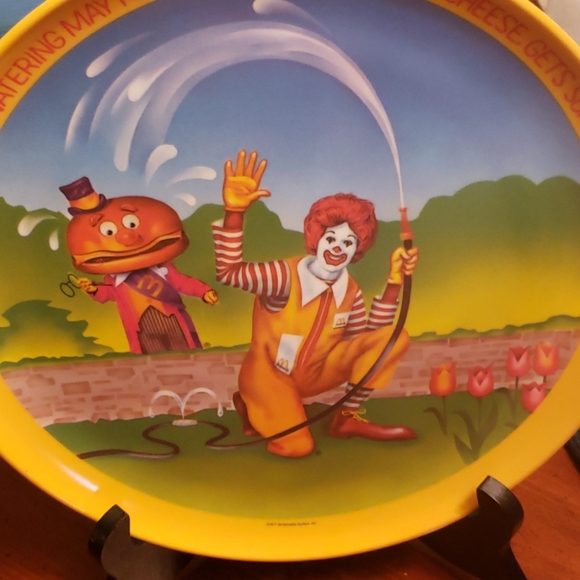 McDonald Plates 1977 10" Set of 5 - Picture 4 of 5